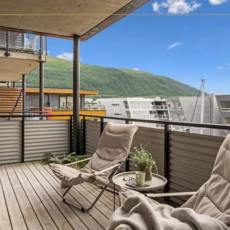 Modern Seaside - Balcony & Mountain View